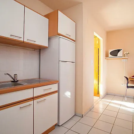 Studio Royal Delta-3 By Interhome